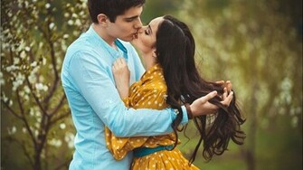 Boy And Girl Romantic Kiss Wallpaper Love