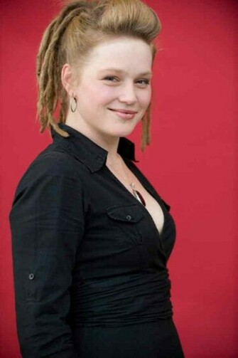 Sandy Summers News Photos Biography Videos And Wallpaper