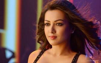 Bollywood Heroine Photos Dp HD Wallpaper Pictures Image