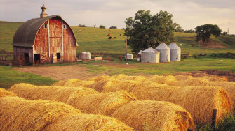Farmhouse Desktop Wallpaper