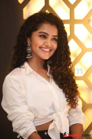 Anupama Parameswaran Photoshoot HD Image Photogallery