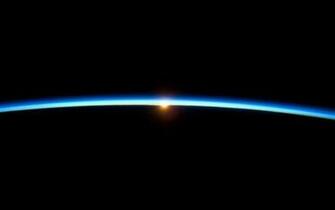 Gpw Nasa Iss021 Sunset Thin Blue Line Of The Atmosphere High