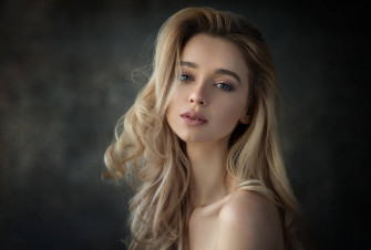 Blonde Female Model Wallpaper