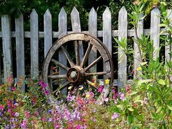 Country Garden Wallpaper
