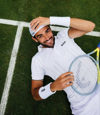 Playful Matteo Berrettini Top Wallpaper