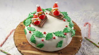 Ice A Christmas Cake