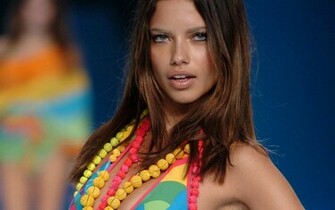 Adriana Lima HD Wallpaper