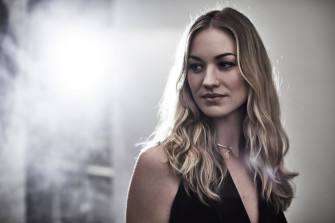 Yvonne Strahovski Wallpaper