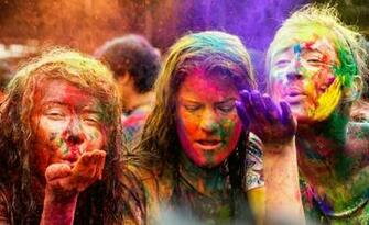 Happy Holi Festival Indian Girls Wallpaper