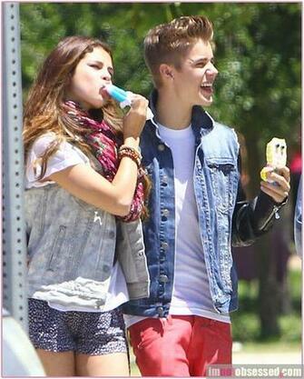 HD Wallpaper Justin Bieber And Selena Gomez Pictures