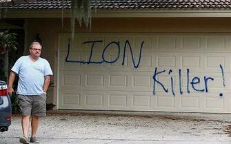 Walter Palmer Pictures Cecil The Lion Killer Captured On Camera For
