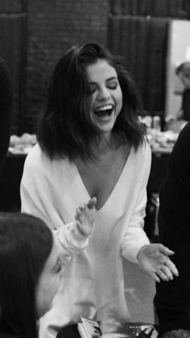 Selena Gomez Lockscreens Beautiful Celebrities