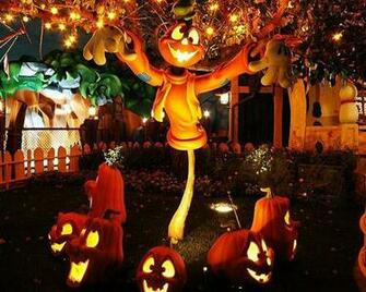 Be Bewitched Halloween Wallpaper
