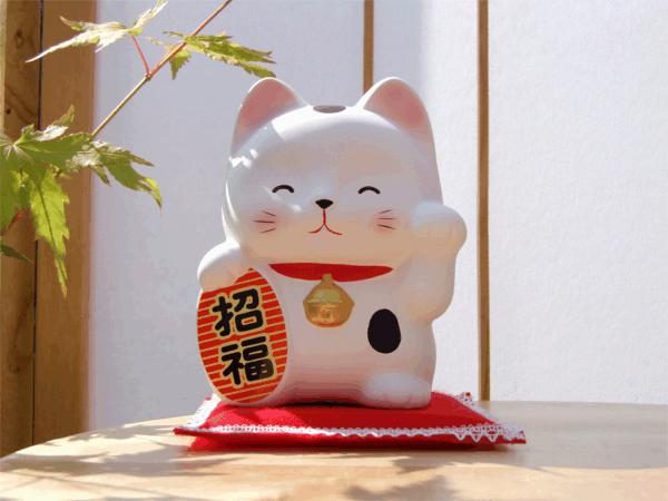 Lucky Cats Are Called Maneki Neko Literally Meaning Beckoning