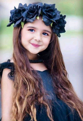 Stylish Cute Baby Girl Wallpaper