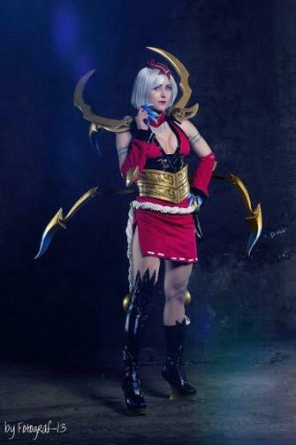 Blood Moon Elise I Know What Lurks In The Shadows By Mowkycosplay On