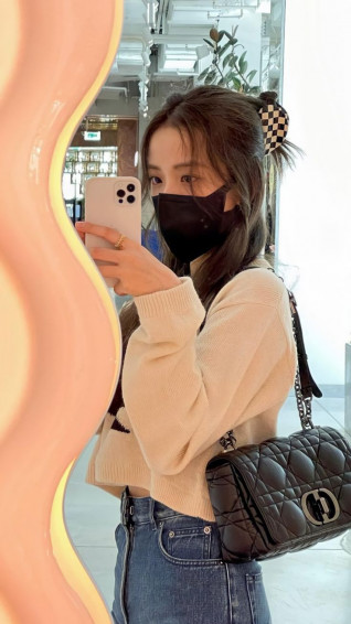 Jisoo In Paris HD Wallpaper Lockscreen Blackpink