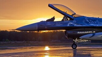 General Dynamics F16 Fighting Falcons Wallpaper Corners