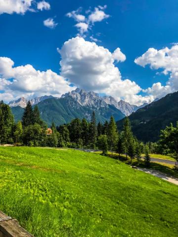 Amazing Mountain Green HD Wallpaper
