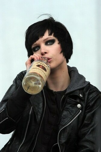 Alice Glass Wallpaper Exsite Pl Portal Ze Wszystkim