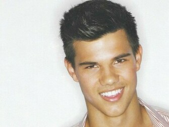 Taylor Lautner Wallpaper