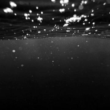 Bubble Underwater Swim Bw Dark Pattern iPad Air Wallpaper