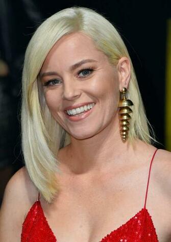 Elizabeth Banks Stills At Pitch Perfect Premiere In Los