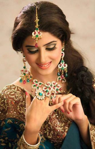Wallpaper Pakistani Female Model Sajal Ali HD