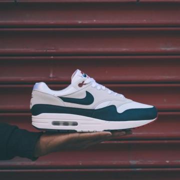 The Nike Air Max Og Anniversary Obsidian Returns On Friday