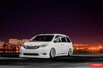 Toyota Sienna Wallpaper