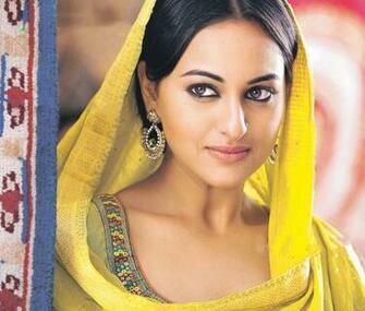 Bollywood Actress Sonakshi Sinha Hot Fashion Styles