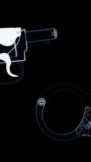 Black Guns Handcuffs Bs7j