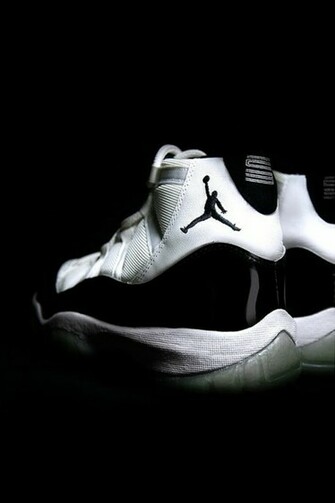 Air Jordan Xi Retro Concords iPhone Wallpaper