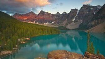 Moraine Lake Wallpaper