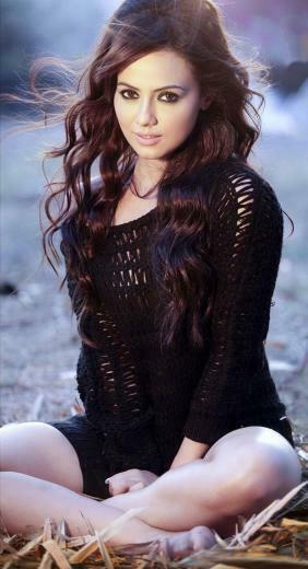 Sana Khan Hot Navel Bold Pictures HD Image S