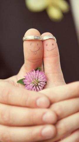 Sweet Wedding Ring iPhone Wallpaper