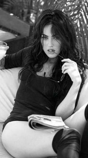 Megan Fox Seductive Moto E Wallpaper