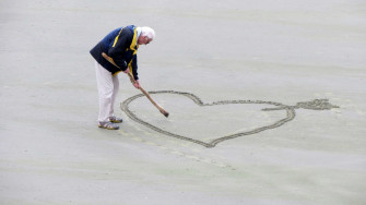 Elderly HD Wallpaper