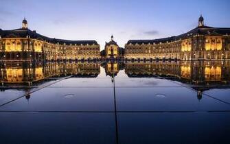 Wallpaper Bordeaux
