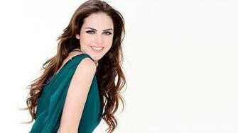 Elizabeth Gillies HD Wallpaper