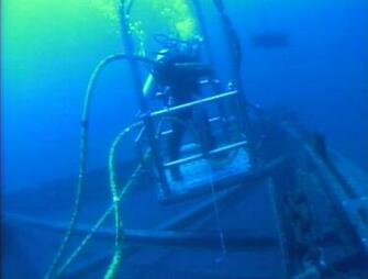 Explorer Uss Monitor Navy Diver Preparing To Leave The Diving Stage