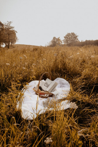 Idyllic Cottagecore Wallpaper For Your iPhone