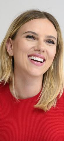 Scarlett Johansson Smile Face Wallpaper