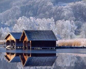 Winter Boathouse Wallpaper HD S
