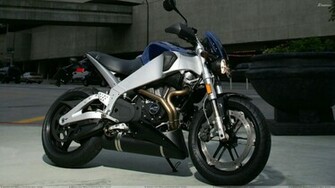 Buell Lightning Xb9sx Standing On Road Side Pose Wallpaper