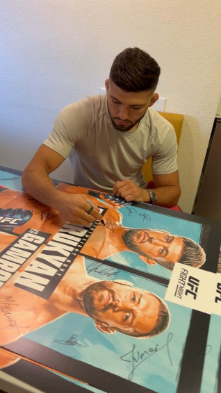 Arman Tsarukyan Signing Posters Wallpaper