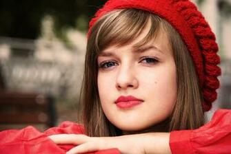 Wallpaper Kaylee Defer Brown Haired Face Girls Winter Hat Staring