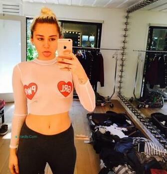 Miley Cyrus Hottest Bold Pictures Image Wallpaper Zardly