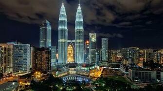 Petronas Twin Towers HD Desktop Wallpaper