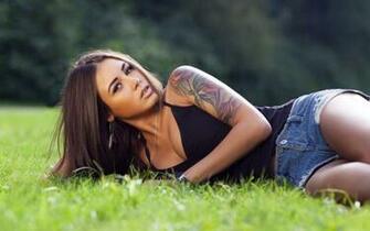 Tattoo Girls Helden Des Alltags